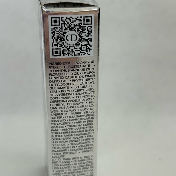 Dior Lip Glow - Vibrant Red - Picture 5 of 7